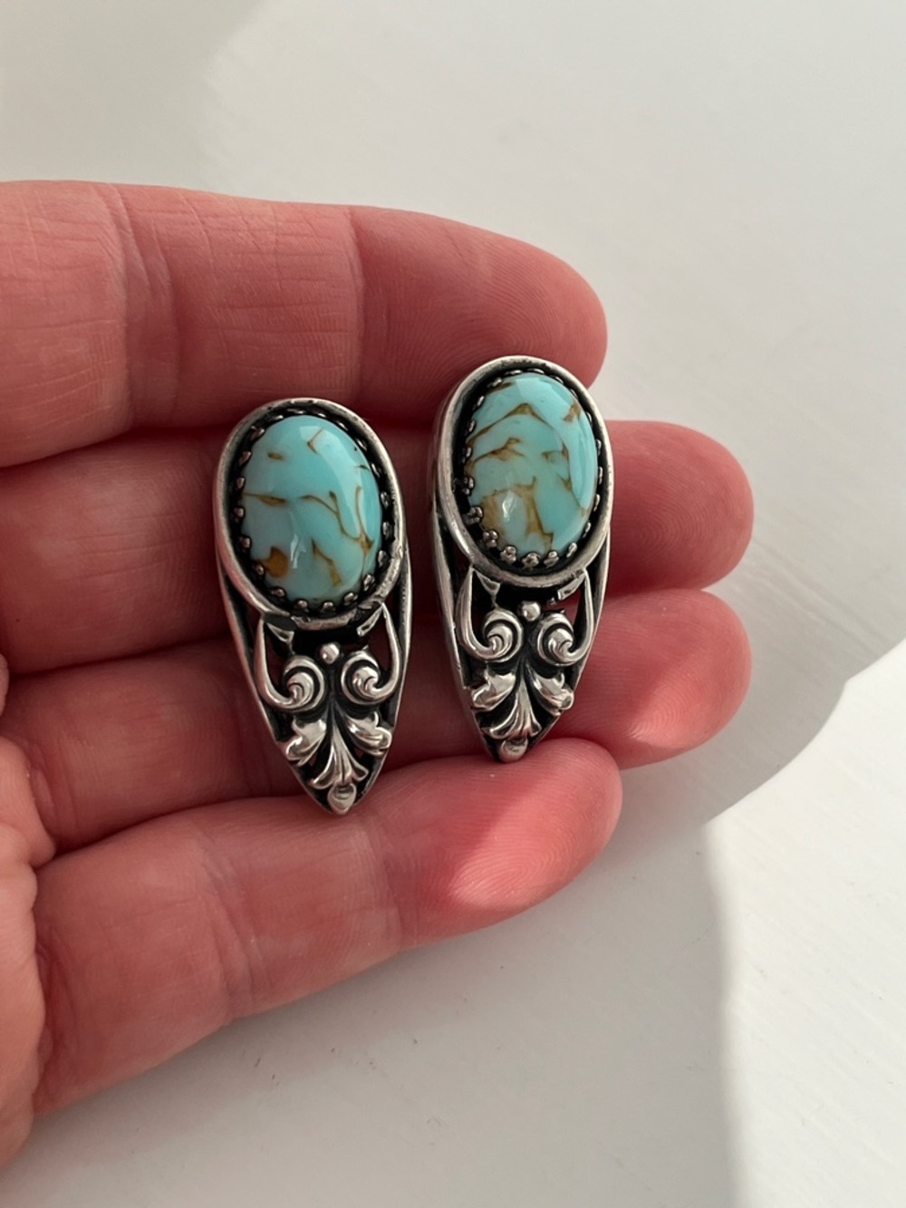 Vintage Napier Turquoise Clip Earrings Silver Tone Southwestern Statement - Picture 9 of 12